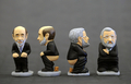 スペイン・カタルーニャ（Catalonia）地方のクリスマス恒例の排便人形「カガネル（Caganer、「排便」の意）が今年も製作され、サッカースペイン1部リーグのFCバルセロナ（%%FC Barcelona%%）所属の選手をはじめ、ロックンロールのレジェンド、英国のロイヤルファミリーが登場した。

カタルーニャでは18世紀頃から、クリスマスシーズンになると有名人が排泄する姿を模した陶器の人形を自宅内に隠し、招待客に探させるのが風習となっている。カガネルは翌年の豊穣（ほうじょう）、希望、繁栄の象徴とされる。

社会労働党（PSOE）のアルフレド・ルバルカバ（Alfredo Perez Rubalcaba）氏と国民党（PP）のマリアノ・ラホイ（Mariano Rajoy）氏のカガネル（2011年11月8日撮影）。(c)AFP/LLUIS GENE&lt;a href=&quot;http://www.afpbb.com/article/sports/soccer/spain/2839725/8051270&quot;&gt;&lt;b&gt;＜記事本文へ戻る＞&lt;/b&gt;&lt;/a&gt;