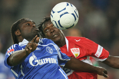 シュツットガルト シャルケ04との開幕戦はドロー