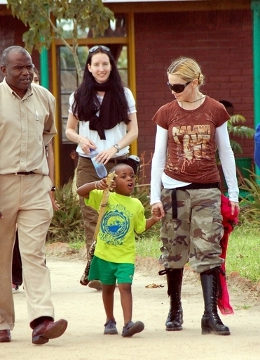 マドンナ養子縁組で注目されるマラウイの孤児問題