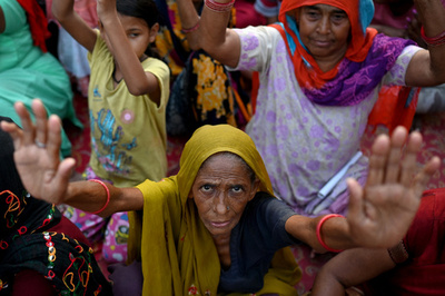 インドで児童婚取り締まり、1000人以上逮捕