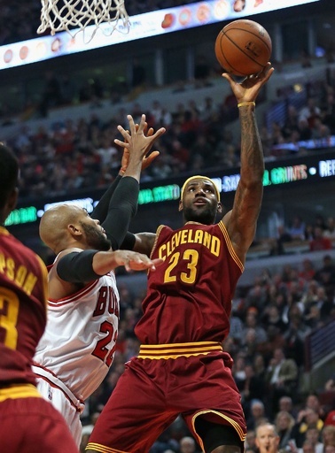 キャバリアーズ、ジェームズの活躍でブルズとのOT制す