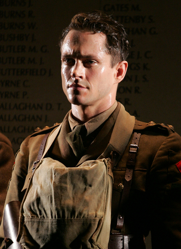 ブロードウェー劇「Journey’s End」 オープニングを迎える - 米国