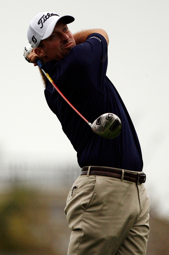 プロゴルファーの家族が交通事故で死亡