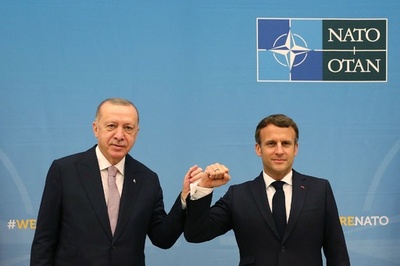 仏トルコ間で舌戦停止、次は行動に期待と仏外相