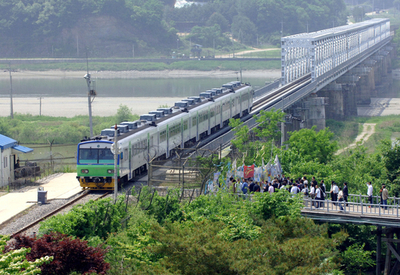 南北縦断鉄道、試験運行の安全保障措置で暫定合意 - 韓国
