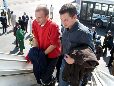 チャド子ども誘拐未遂、有罪判決を受けた仏援助団体メンバー6人が本国へ送還