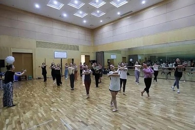 市民夜間芸術学校が上海のナイトライフの最新流行に