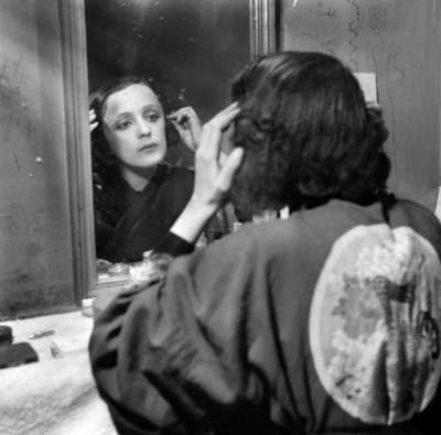 エディット・ピアフ没後50年、シャンソンの女王の伝説と虚構 