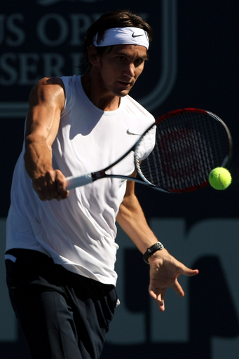 ディリック モヤ下し準々決勝へ