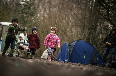 仏スラム街で暮らす移民の子ら、レイプや虐待の恐れ ユニセフ
