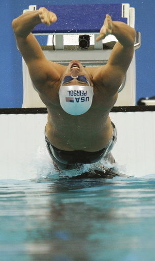 ピアソル 男子200メートル背泳ぎ準決勝進出