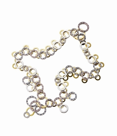 ｢アズ コレクション｣ジュエリーコレクションをパリで初めて発表