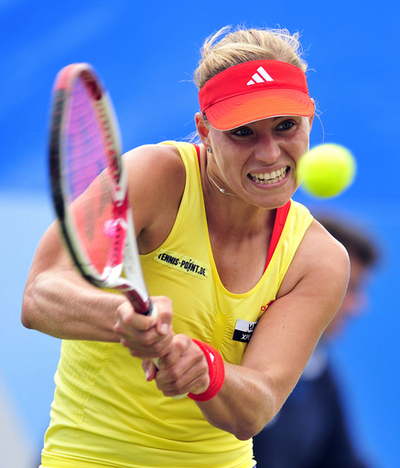 パシュツェクがクルベールを破り優勝 エイゴン国際