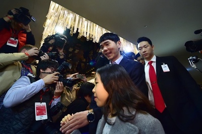 欧州囲碁チャンピオン、「冷静なAI」に敗れた対局を振り返る