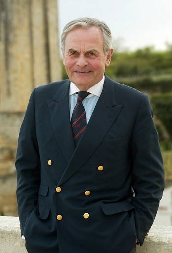 富士山の斜面でワインを生産するマグレ氏、精力的に事業展開