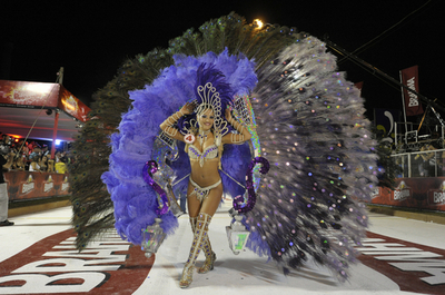 パラグアイ最大のカーニバル、「ジャマーダス」