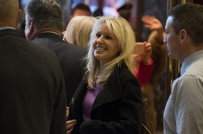 トランプ次期米政権のNSC幹部に盗用疑惑、著書に約50か所