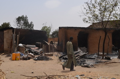 「女子生徒の大半が依然不明」、国防省も認める ナイジェリア