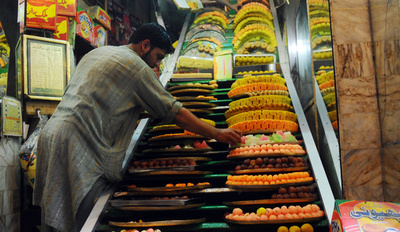 農薬混入か、スイーツで23人死亡 パキスタン