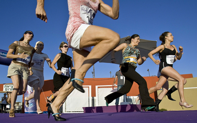 イスラエルでも初の「ハイヒールレース」開催