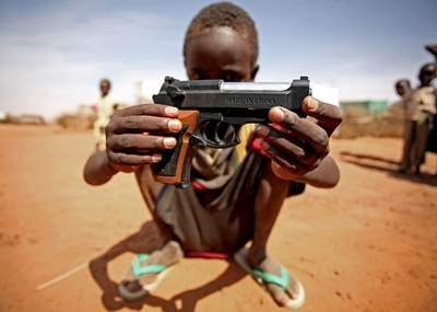 中国がスーダンに軍事支援、国連措置に違反 BBCが証拠入手