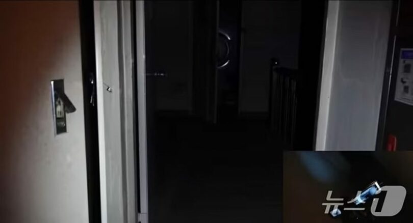 廃墟体験ユーチューバー「ドサウチ」放送画面のキャプチャー(c)news1