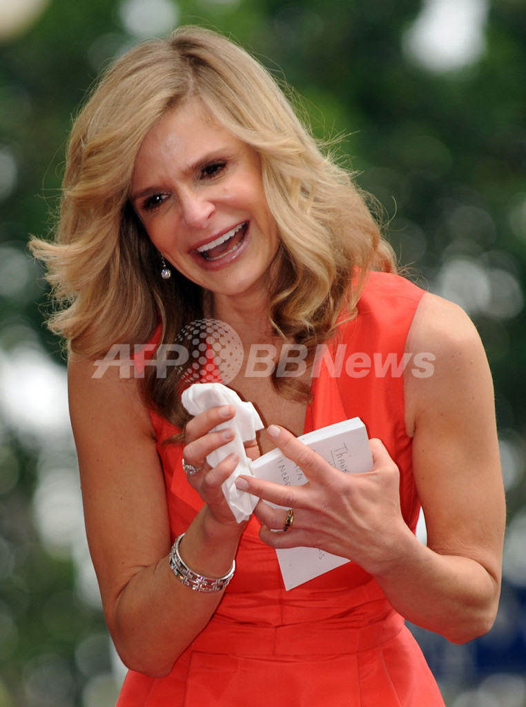 キーラ・セジウィックがハリウッドの殿堂入り、夫のK・ベーコンも祝福