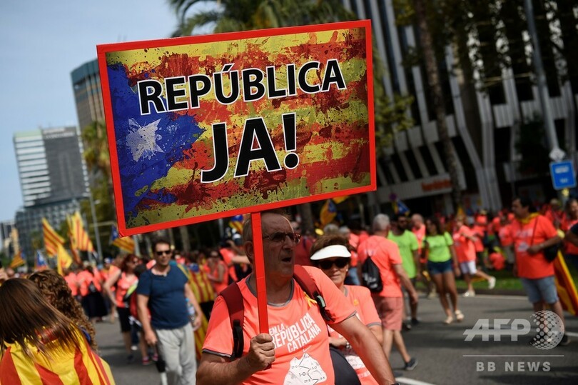 カタルーニャ自治州の独立求め100万人がデモ、スペイン・バルセロナ
