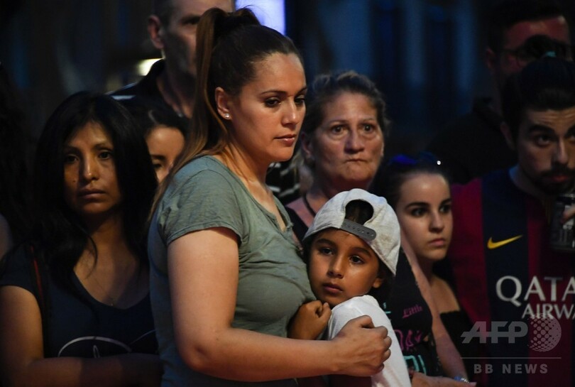 旅行先で引き裂かれた家族 バルセロナ車突入の悲劇