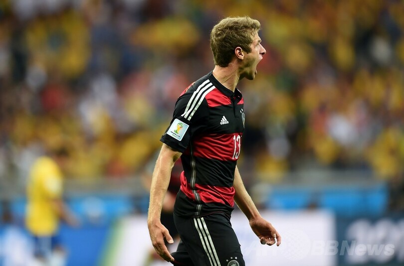 ドイツが7ゴールを奪い決勝へ、ブラジルは歴史的大敗