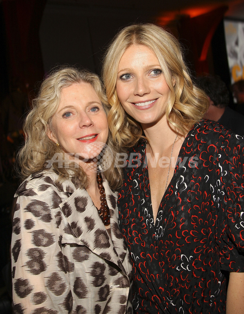 グウィネス&ヘレナ、「フードバンク」から慈善活動を表彰される 写真39枚 国際ニュース:AFPBB News