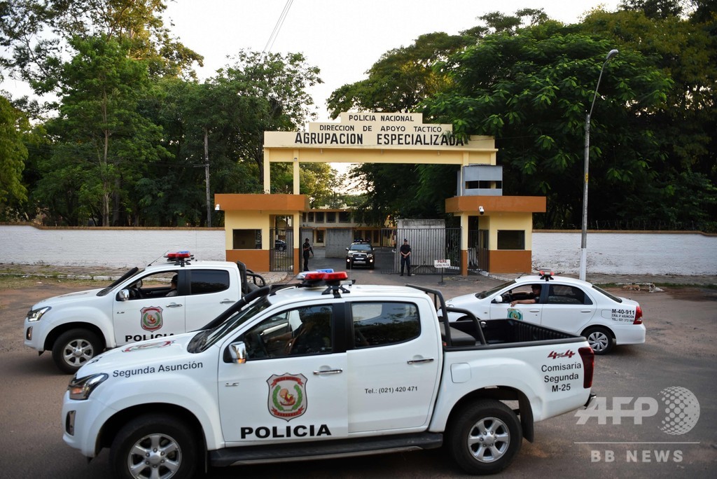 ロナウジーニョ容疑者の保釈請求、上訴裁判所も認めず ロナウジーニョ容疑者の保釈請求、上訴裁判所も認めず