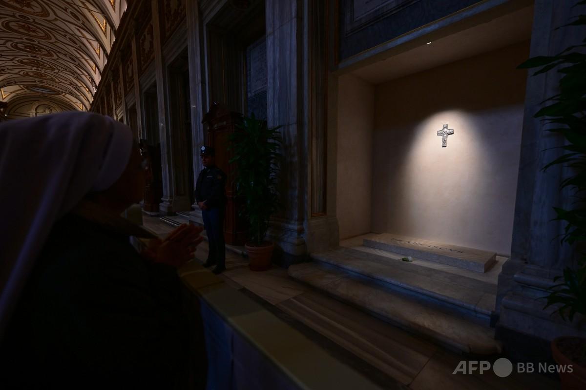ローマ教皇の墓、一般公開開始 伊ローマ 写真8枚 国際ニュース：AFPBB News