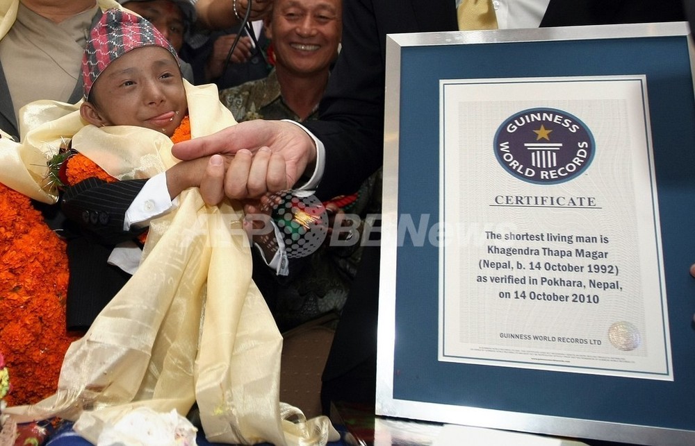 世界一身長が低い人 とうとうギネス認定 写真8枚 国際ニュース Afpbb News 世界一身長が低い人 とうとうギネス認定 写真8枚 国際ニュース Afpbb News