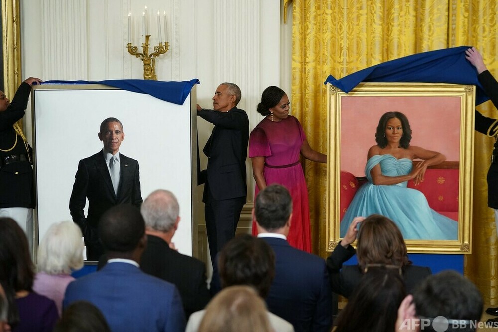 バイデン氏、オバマ夫妻の肖像画披露 トランプ氏が破った伝統再開 写真9枚 国際ニュース：AFPBB News