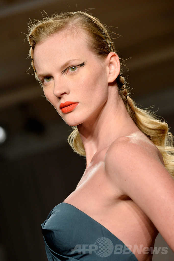 ＜14/15年秋冬NYコレクション＞ザック・ポーゼン