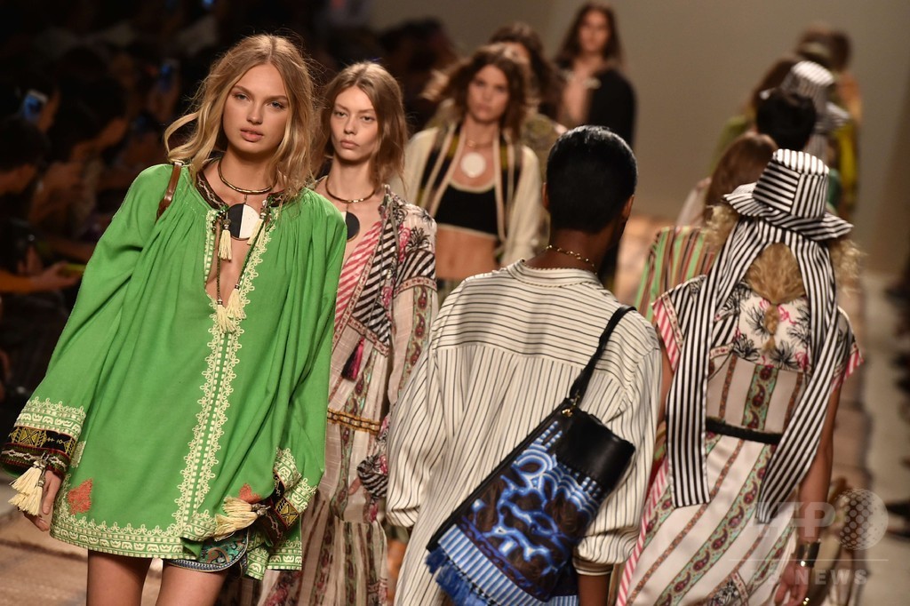 「エトロ」17年春夏