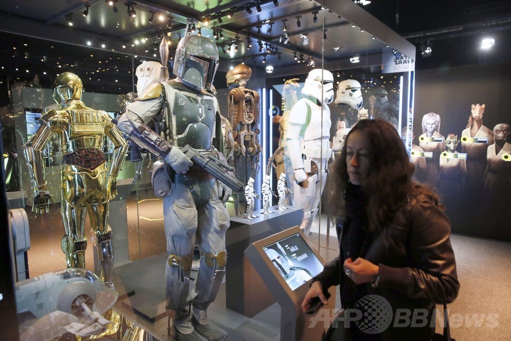 スター・ウォーズ世界の「個性」描く展覧会、パリ郊外