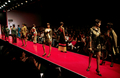 2008年3月12日、インド・ニューデリー市内で発表されたSuneet Varmaの08/09年秋冬コレクション。(c)AFP/Manpreet ROMANA