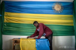 ルワンダ、15歳から親の同意なく避妊薬を入手可能に 10代の妊娠対策