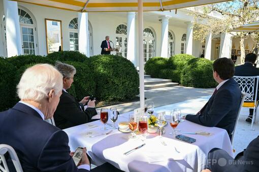 トランプ氏、ホワイトハウス改修への批判一蹴「工事の音は音楽」 写真