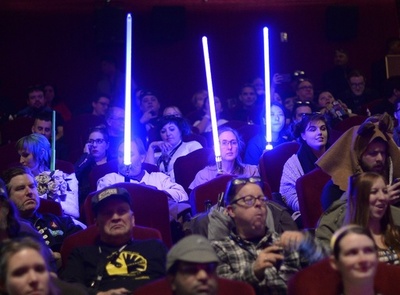 「スター・ウォーズ」新作、公開初日夜の興収69億円 記録更新