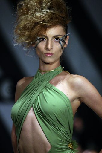 ＜08年春夏ティラナ・コレクション＞Suzana Susuri、新作を発表