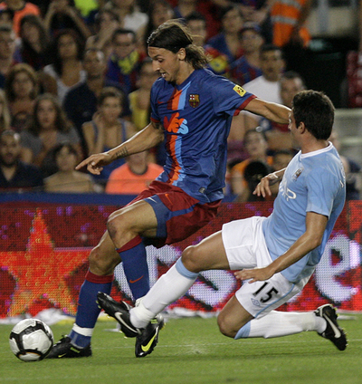 バルセロナ 親善試合でマンチェスター・シティに敗れる