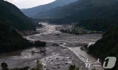 韓国政府のネパール捜索チーム、陸路でドゥンチェ到着…ドローン投入も成果なし