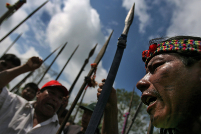 ペルー議会、アマゾン開発規制緩和法を凍結