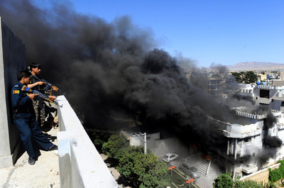 米領事館の車両に攻撃、2人負傷 アフガニスタン