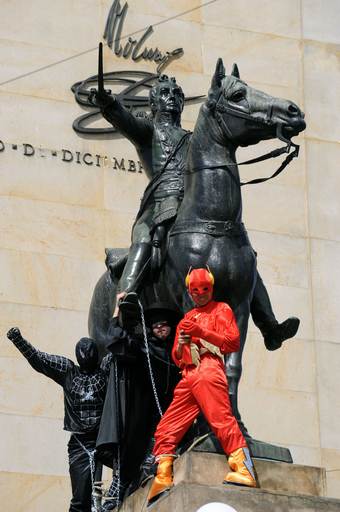 スパイダーマンや怪傑ゾロが子どもの共同親権を要求?