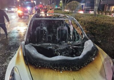 韓国で相次ぐ電気自動車火災…走行中、突然ボヤ