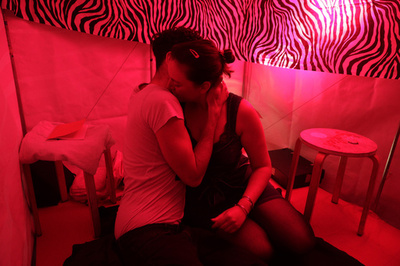 仏買春禁止法は合憲 撤廃求めたセックスワーカーらの訴え認められず